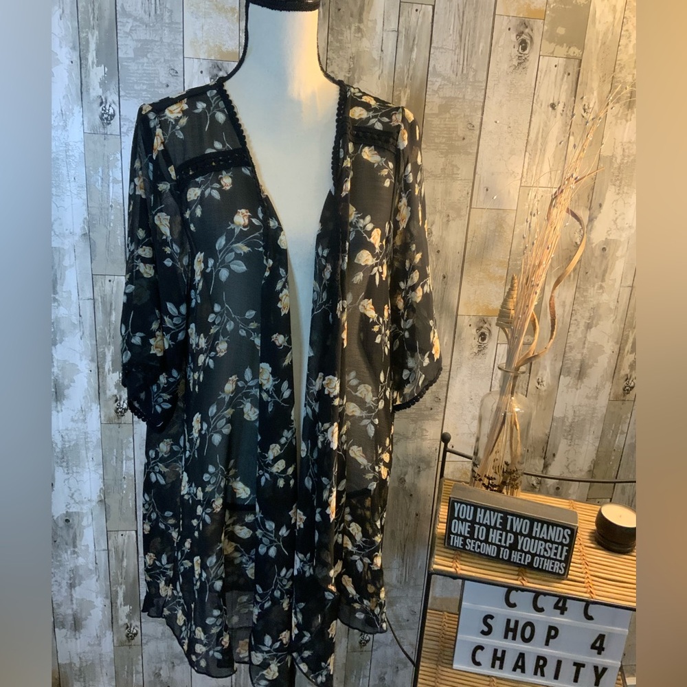 Emory Park sheer cover up. Size 1X